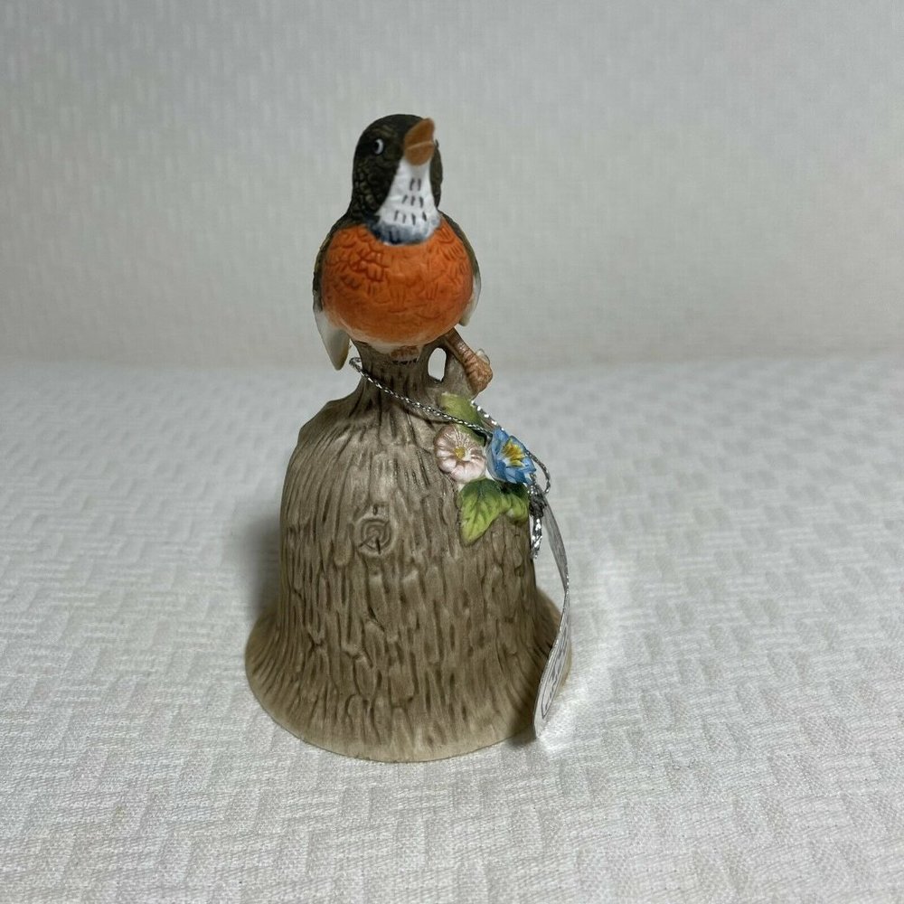 Towle Fine Bone China Robin Bird Bell Spring - Picture 4 of 9